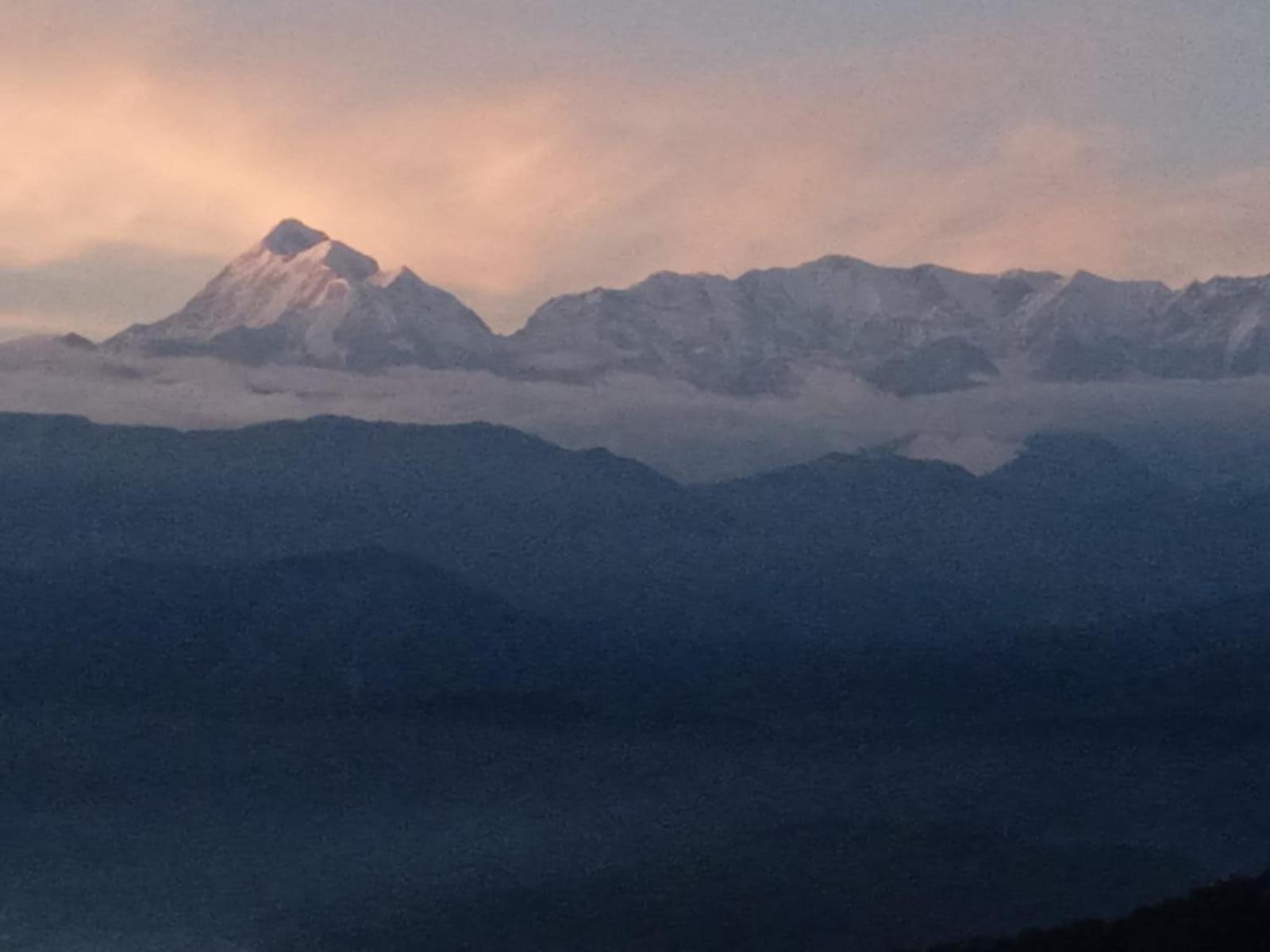 Golden Himalaya Homestay Каусани Екстериор снимка