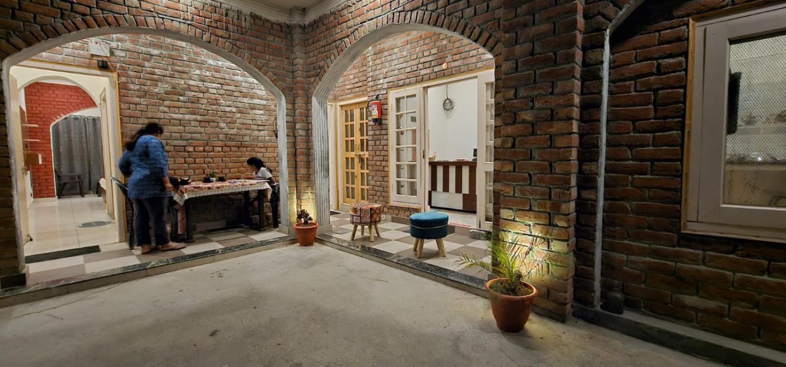 Golden Himalaya Homestay Каусани Екстериор снимка