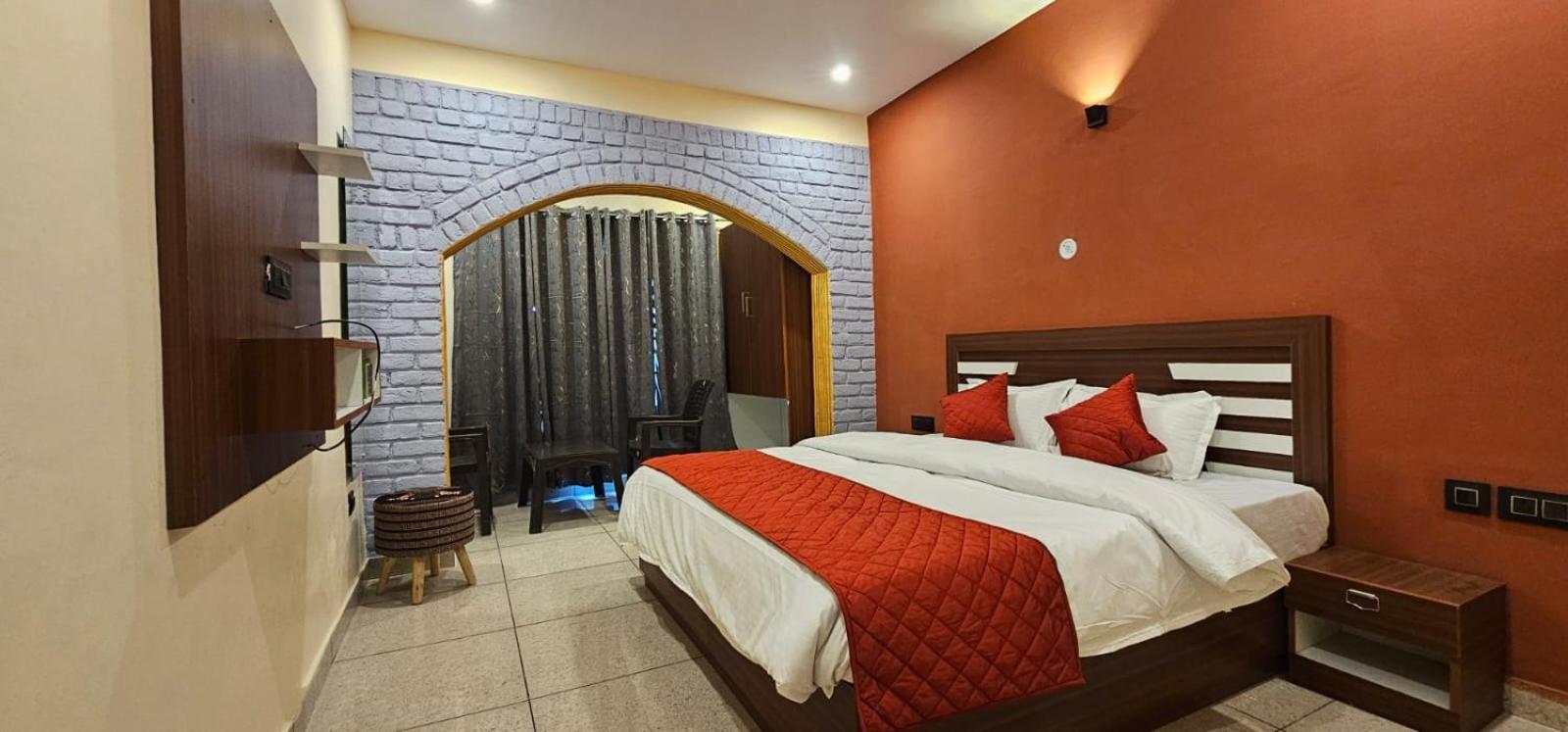 Golden Himalaya Homestay Каусани Екстериор снимка