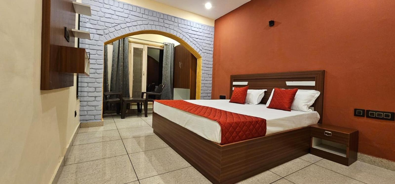 Golden Himalaya Homestay Каусани Екстериор снимка