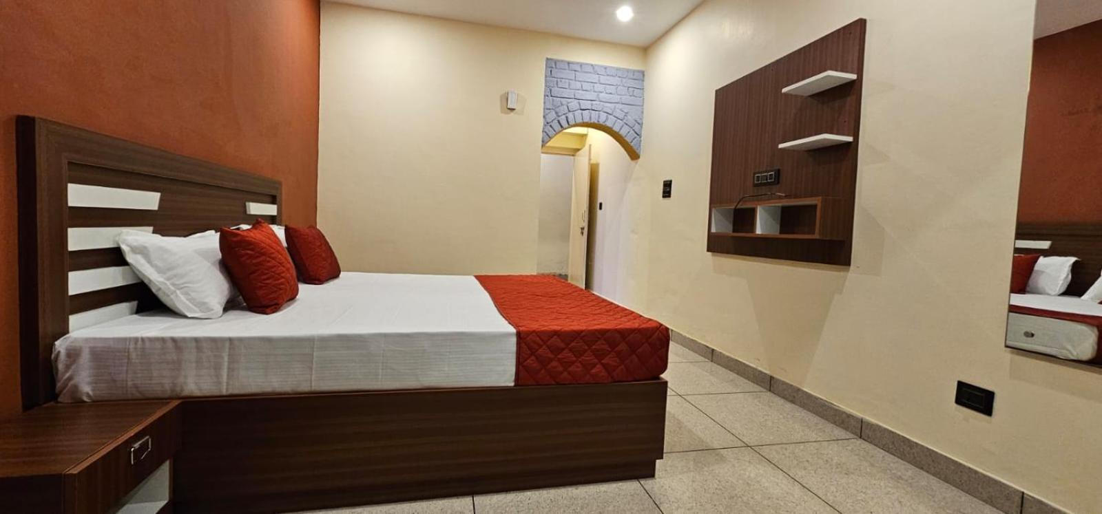 Golden Himalaya Homestay Каусани Екстериор снимка